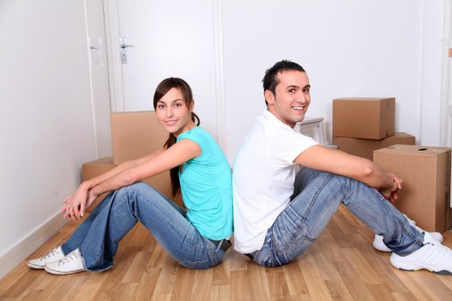 Local moving vehicle supporting Enfield property moves